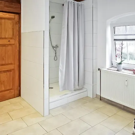 Apartment 2 Bedroom Nice In Kuckssee Ot Lapitz